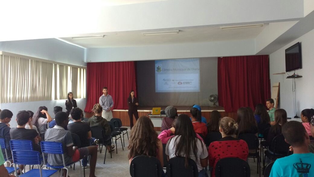 Apresentação do Parlamento Jovem de Minas na Escola Estadual Joaquim Alves de Carvalho